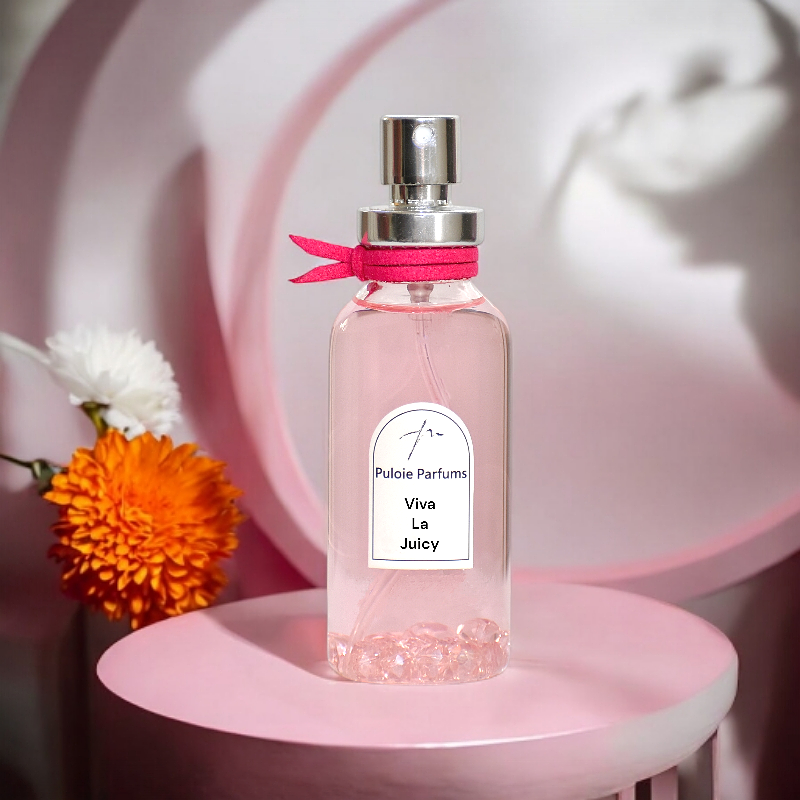 Viva La Juicy از برند Puloie Parfums رایحه‌ای شاد، شیرین و فراموش‌نشدنی